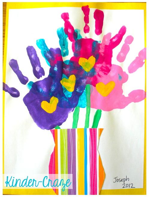 adorable handprint bouquet. Perfect for Mother's Day!