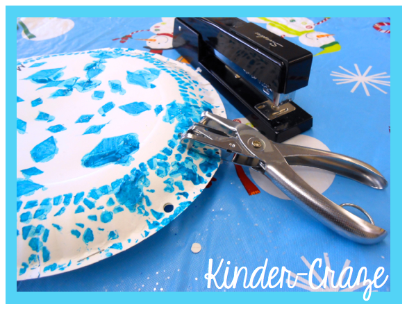 Tutorial for pretty snowflakes made from doilies and paper plates 