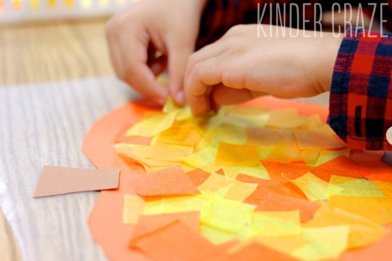 Pumpkin window decorations - easy and mess-free craft